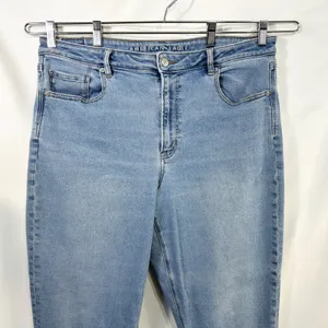 American Eagle Plus Size 18 Jeans Mom Light Wash‎ Blue High Rise Relaxed 633 thumbnail 3