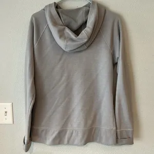 The North Face Size Large Women’s Full Zip Grey Hoodie thumbnail 7