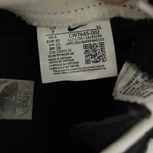 Nike Challenger OG Running Sneakers Black White Women SZ 7 Athletic Sports Gym thumbnail 6