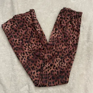 Nasty‎ Gal Leopard Print Flare Pants - Size 4 thumbnail 2