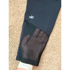 Alo Yoga Black Capri Leggings Mesh Panel Womens Size Small Athletic thumbnail 4