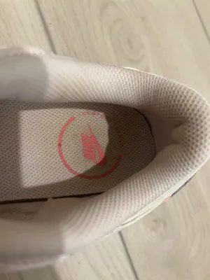 Pink Nike Air Max Women’s 7 thumbnail 4