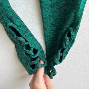 ✨$5/$25 BEYOND YOGA Cropped Low Rise Green Side Lace Up Legging Size XS thumbnail 2