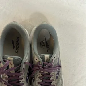 Brooks Gray and Purple Athletic Shoes for Running thumbnail 6