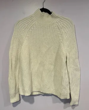 White knit‎ open back sweater thumbnail 1