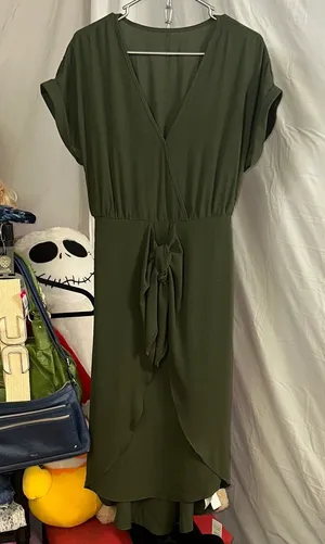 Cupshe Deep Green Midi Wrap Dress NWT thumbnail 1
