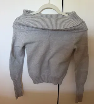 Charlotte Russe Long sleeve sweater thumbnail 1