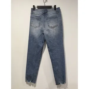 NEW SO Brand High Rise Mom Jeans Womens 29" Distressed Stretch Travel Vacation thumbnail 2