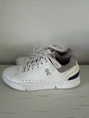 On Running The Roger Advantage White Leather Sneakers CloudTec Walking Sz 7 thumbnail 5