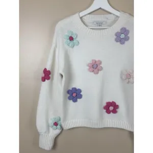 Francesca’s Sweater Size XS White Floral Crochet Flower Knit Pullover Crew Neck thumbnail 3