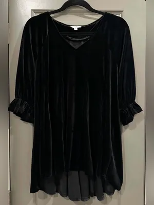 Umgee Black Velvet V-Neck Ruffle Sleeve Tunic Top thumbnail 2