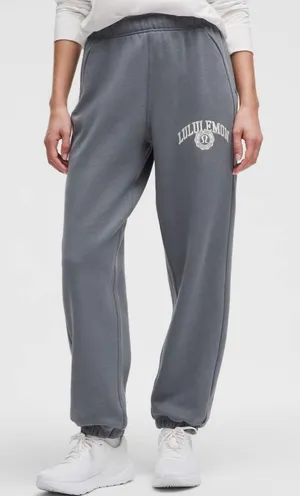 Lululemon NWT Scuba Mid Rise Oversized Fleece Joggers Graphic Solar Grey Size XL thumbnail 1