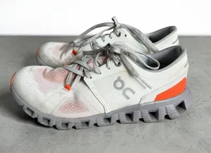 ON Cloud Women’s Gray Orange Sneakers Size 6.5 thumbnail 1