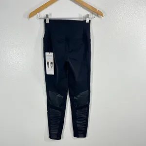 Alo Yoga‎ 7/8 High-Waist Moto Legging Womens XS Black W5767R Ribbed Athleisure thumbnail 3