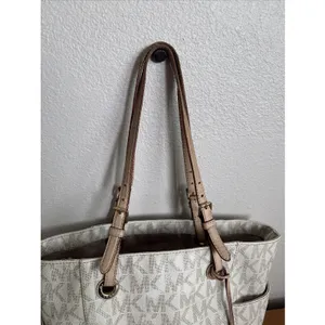 Michael Kors - Jet Set Signature - Vanilla Tote Bag thumbnail 3
