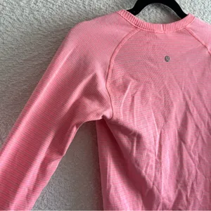 Lululemon‎ Women’s Pink Swiftly Tech Long Sleeve Size 6 thumbnail 13