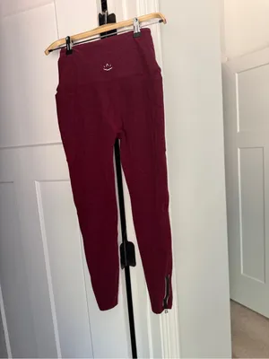 Beyond Yoga Spacedye midi Red Wine Leggings ankle Side Zipper thumbnail 5
