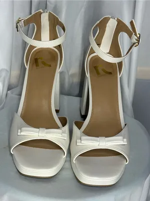 New Report White Platform Ankle-Strap Sandals with Bow Accent Size 9 thumbnail 1