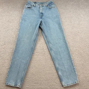 Vintage Levis 550 Relaxed Fit Tapered Leg Light Wash Jeans Women 25x28 thumbnail 1