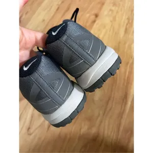 Nike golf shoes size 6y or 6.5 adult or 7 women’s adult gray color thumbnail 5