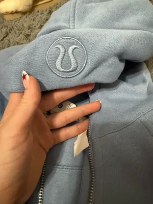 Lululemon Top thumbnail 3
