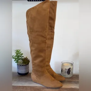 NWB!! Shoe Dazzle Over the Knee Boots in Camel Faux Suede Size 7.5 thumbnail 10