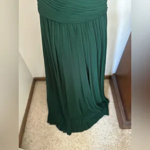 La Femme Green Off Shoulder Ruched Formal Gown Size 8 thumbnail 8