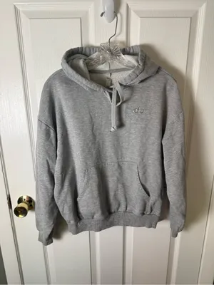 Alo Yoga Accolade Hoodie in Athletic Heather Grey XS thumbnail 2