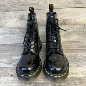 Dr. Martens 1460 Women’s Patent Lamper Lace Up Boots Shiny Black US 7 W /US 6 M thumbnail 5