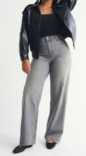 Abercrombie and fitch the loose high rise curve love gray wash size 29 or 8 thumbnail 1