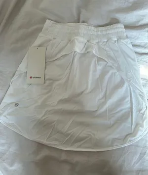 Lululemon Hotty Hot Skirt thumbnail 1