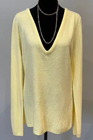 Light Yellow V thumbnail 1