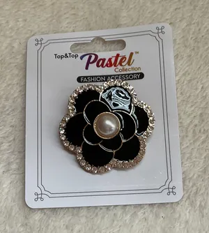 Black enamel faux pearl brooch thumbnail 1