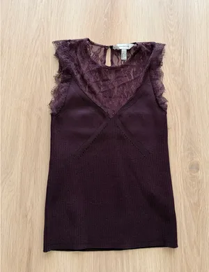 H&M Lace Top Tank thumbnail 2