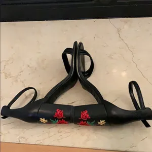 Kenneth Cole Reaction Lolita Embroidered Heels 9.5 thumbnail 3