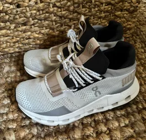 Sneakers thumbnail 2