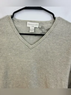New Scotland 100% Cashmere Lightweigth V-neck Embroidered Sparrow Swearer Small thumbnail 3