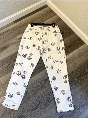 Forever 21 White Floral-Print Straight Leg Jeans thumbnail 2