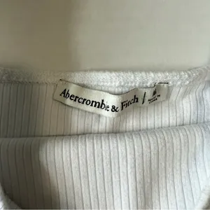 Abercrombie & fitch mixed media poplin puff long sleeve ribbed body crop top thumbnail 7