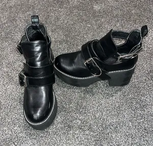Chunky Heels Black Size 7 thumbnail 1