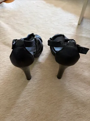 Moda Black Open-Toe Cutout Heels thumbnail 4