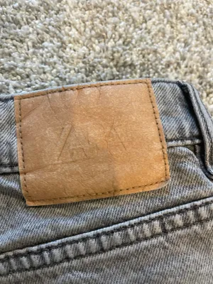 ZARA High Rise TRF Straight Leg Jeans thumbnail 5