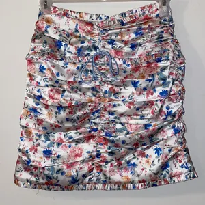 NWOT!! For Love & Lemons Juliet White Floral Mini Skirt Size XS thumbnail 4