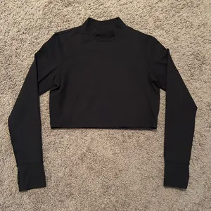 ‼️OFFLINE by Aerie Mock Neck Crop Long Sleeve‼️ thumbnail 1