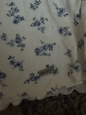 Hollister Top thumbnail 3
