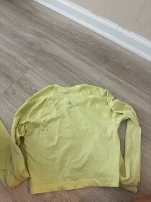 Lululemon cropped long sleeve  thumbnail 3