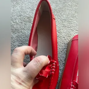 Cherry Red Bow Loafers Women’s Size 5 NWOT Faux Leather Moccasins thumbnail 8