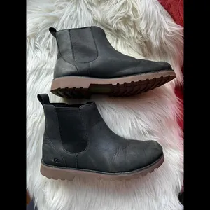 UGG Women's Classic Ankle Chelsea Boots - Size 6 thumbnail 8