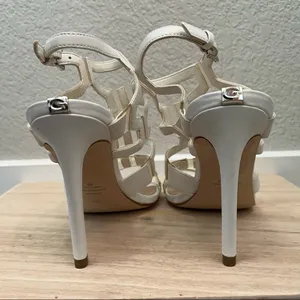 Guess‎ Padton White Strap Stiletto Heel Sandals 5.5 thumbnail 3