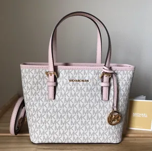 Michael Kors Purse thumbnail 1